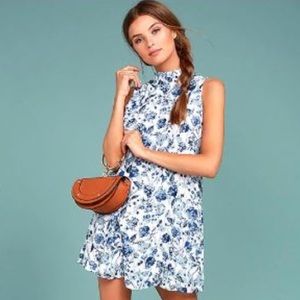 Lulu’s open back dress. Blue and white floral